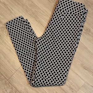 NWT! INC Skinny Leg High Rise Pull-On Pants - Diamond Jacquard Size 4